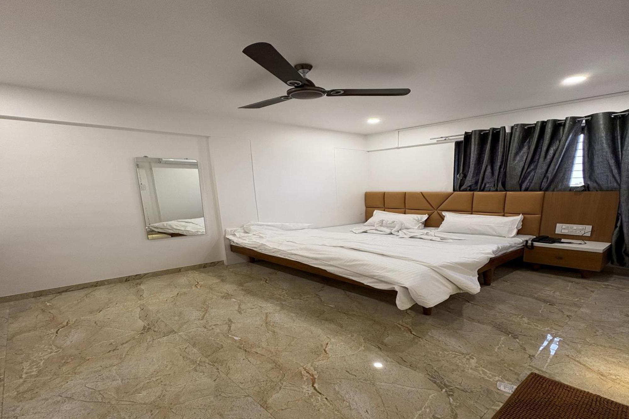 Hotel Ruchi Executive Satara Buitenkant foto