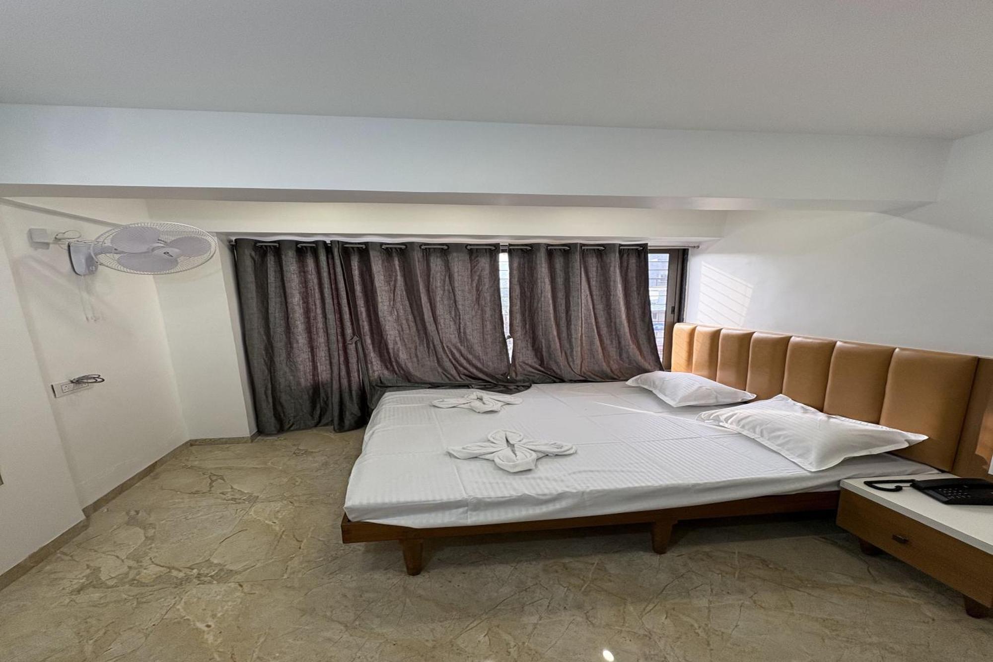Hotel Ruchi Executive Satara Buitenkant foto